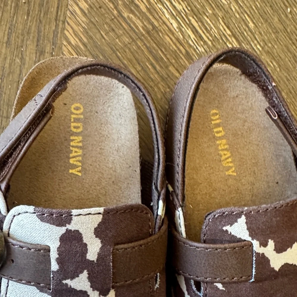 Old Navy Brown and Cream Cow-Print Kids Slip-On Clogs with Back Strap